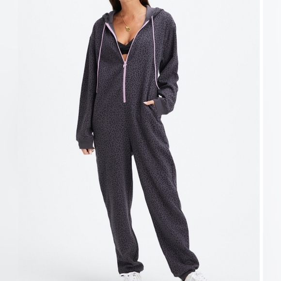 FABLETICS | Forever Fleece hooded cheetah print onsie - Picture 10 of 10